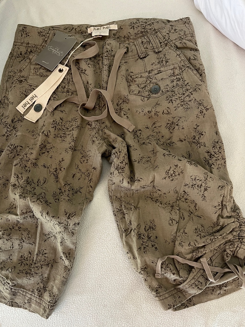 Anthropologie Hei Hei Olive Floral Drawstring Cargo Capris, NWT